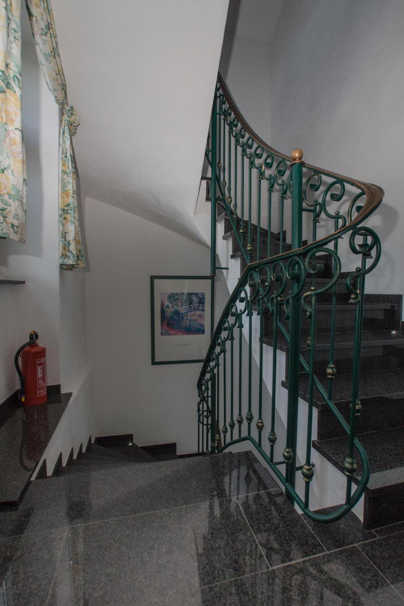 Moselland Hotel Im Enderttal Zum Onkel Willi Commune fusionnée de Cochem-Land Extérieur photo